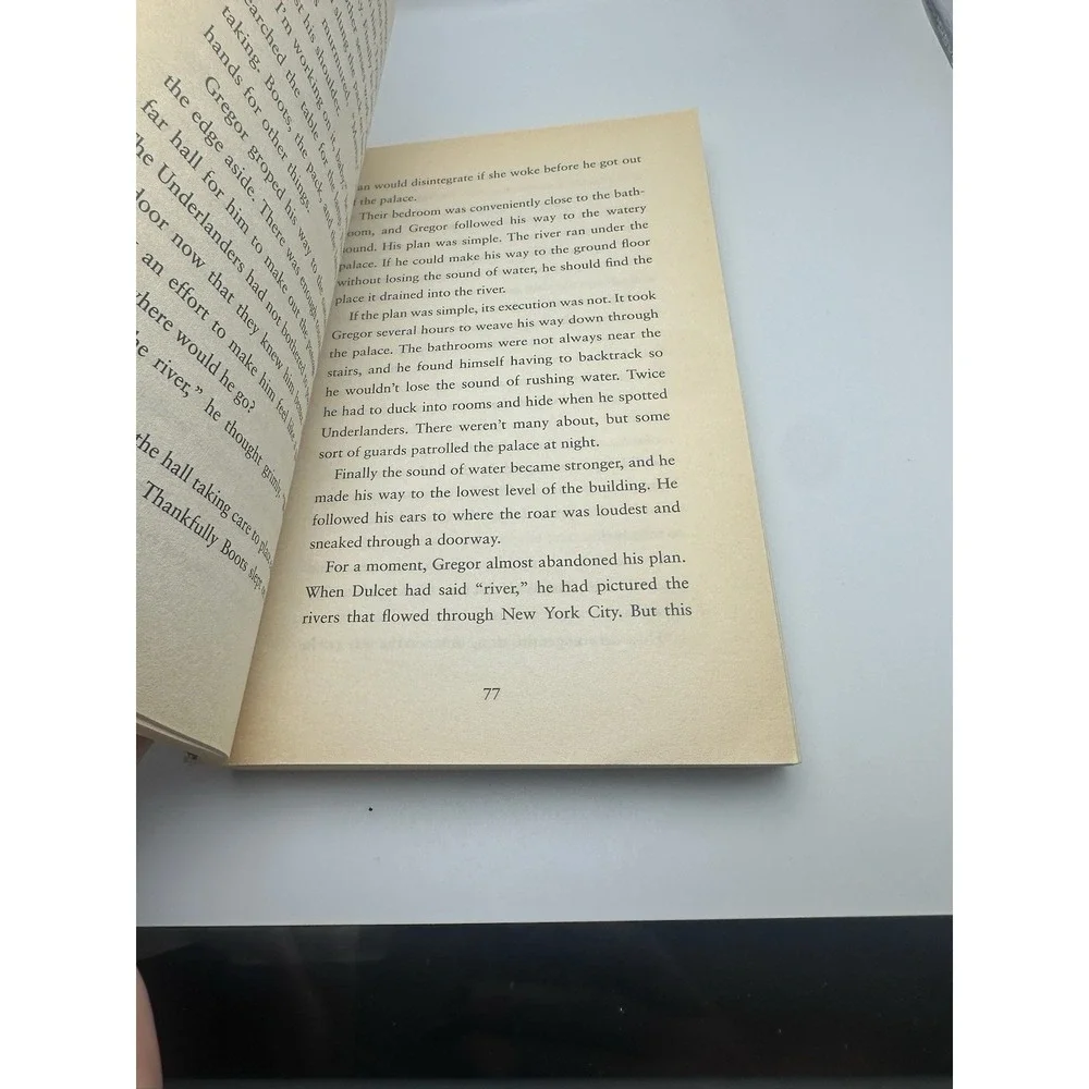 Gregor the Overlander by Suzanne Collins (Paperback)